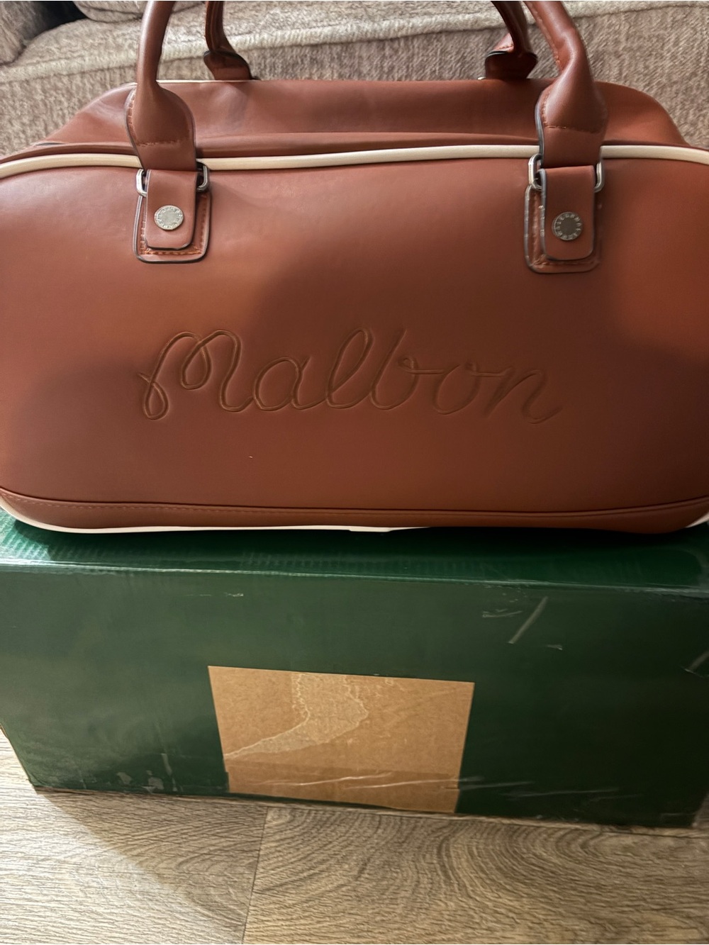 MALBON Boston Luggage Travel bag w/retractable handle, separate shoe compartment - Picture 3 of 10